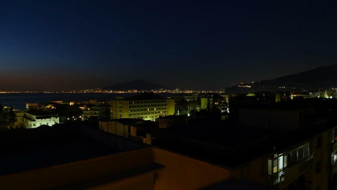 Attico Panoramico In Centro Apartamento Península Sorrentina
